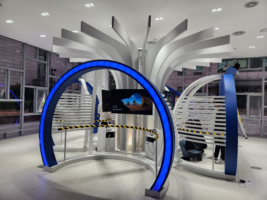 VRXR SHOWROOM